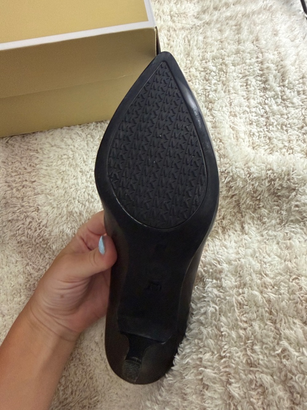 Michael Kors Flex Mid Pump - Picture 4 of 5